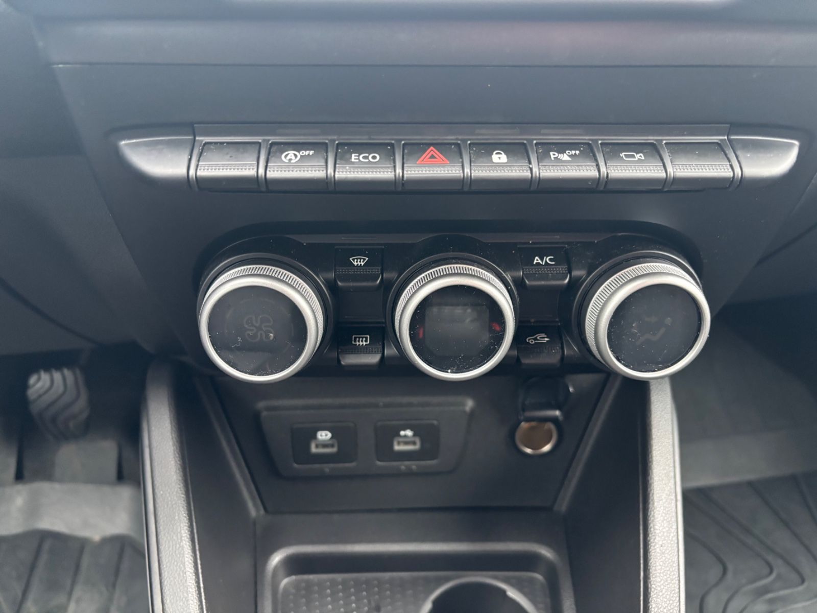 Dacia DUSTER - Samsaru's Car Outlet