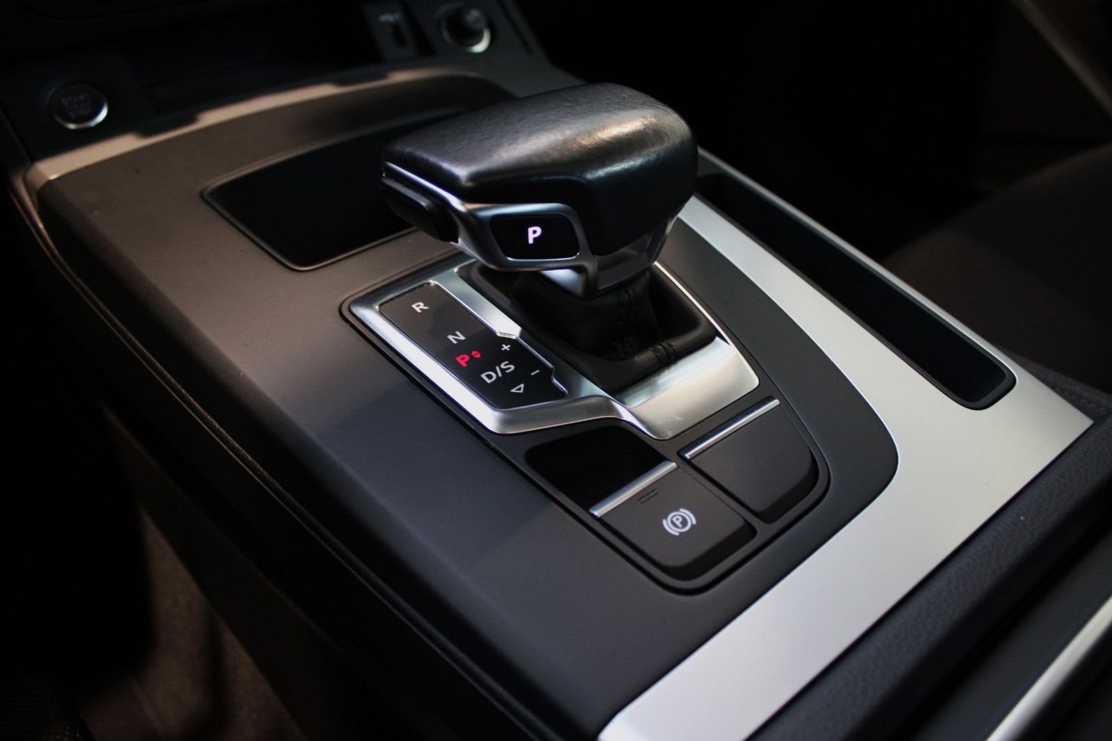 Audi Q5 SPORTBACK 40 TFSI QU. S LINE/AHK/VIRTUAL/PANO