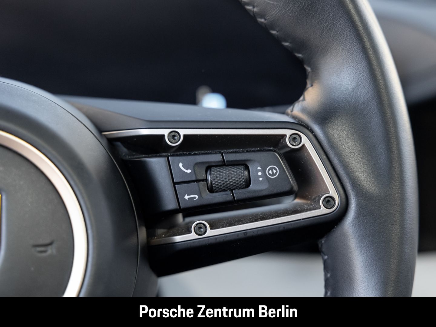 Porsche Taycan Turbo S Cross Turismo BOSE Surround-View