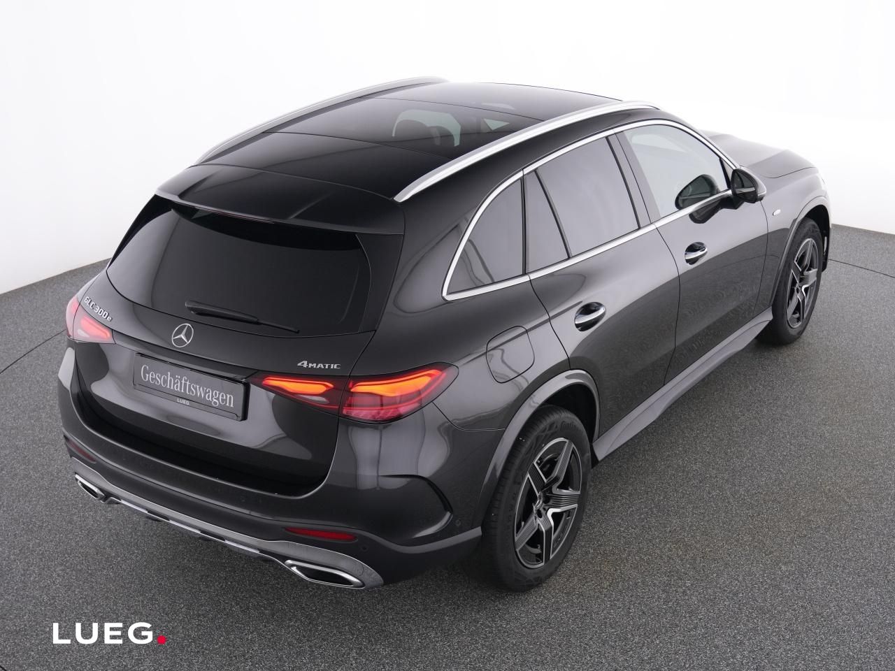 Mercedes-Benz GLC 300 e 4M AMG+HUD+PANO+KEYLESS+AHK+DIG.LIGHT+