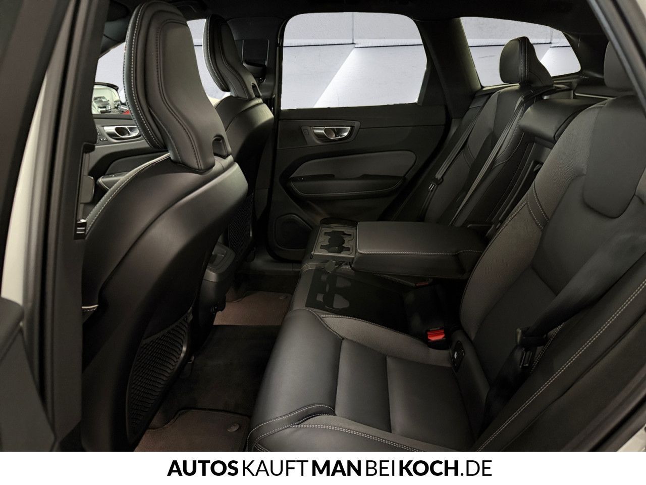 Volvo XC60 B5 AWD PlusDark ACC BLIS AHK VLED 4xSHz H&K