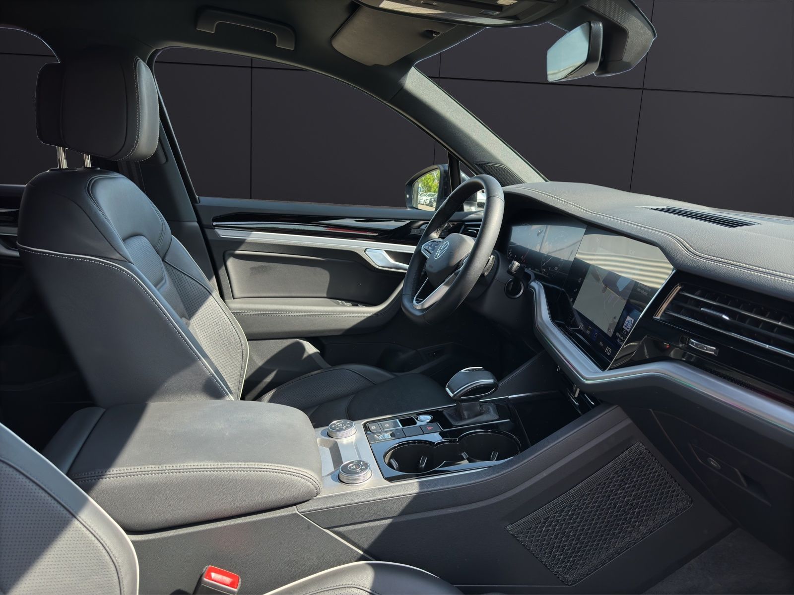 Volkswagen Touareg Elegance TDI 4M - Samsaru's Car Outlet