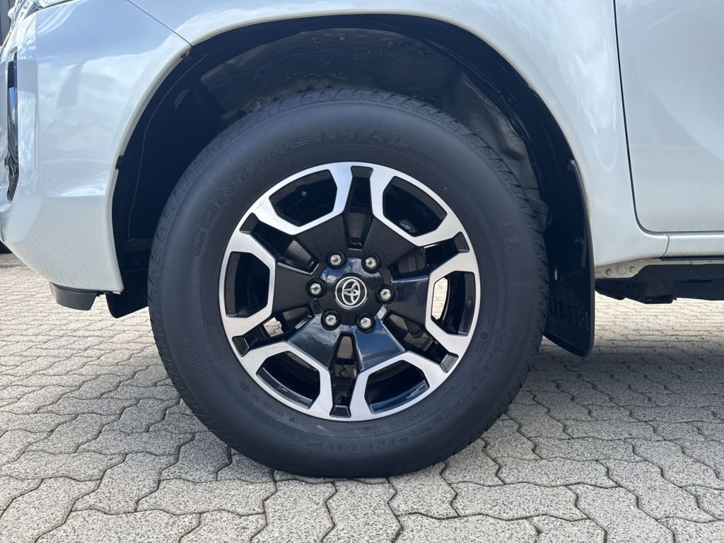 Toyota HiLux 4x4 Extra Cab Autm. Executive,360°,AHK,NAV
