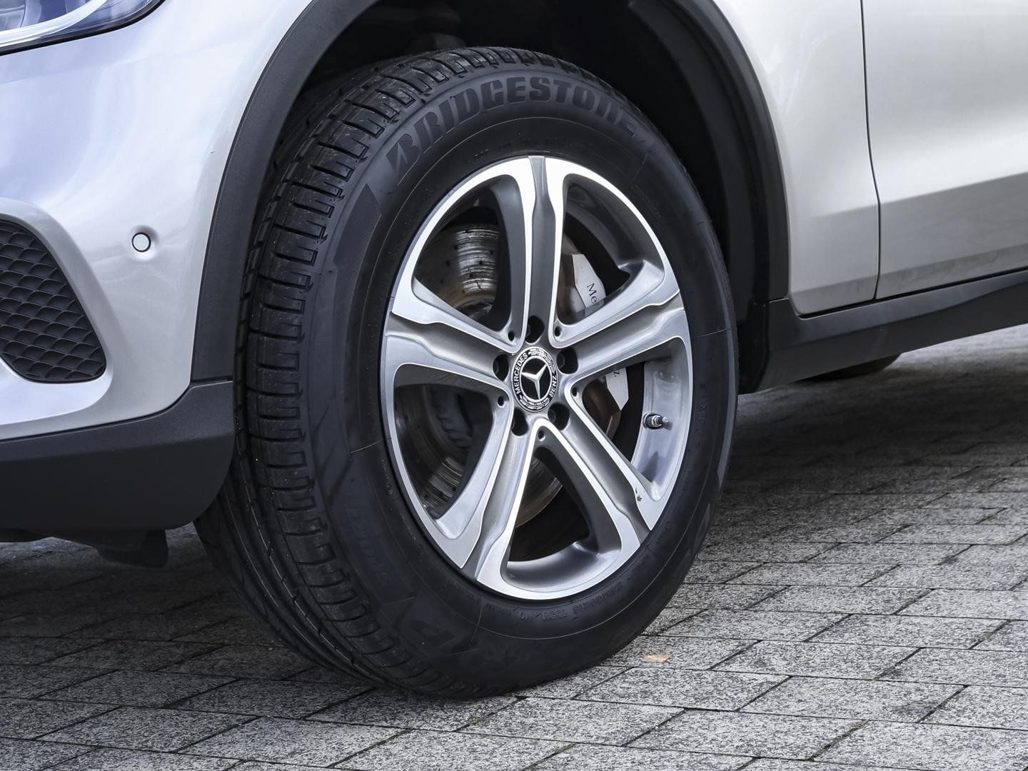 Mercedes-Benz GLC 300 de 4M Panorama Distronic Kamera LED AHK