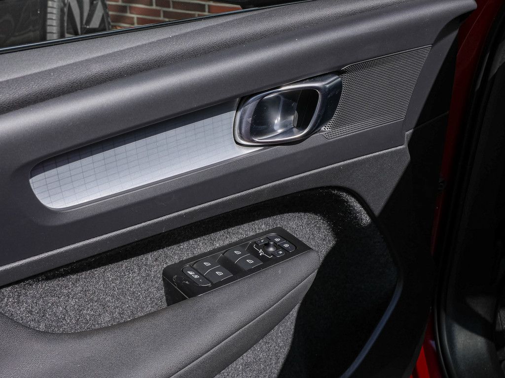 Volvo XC40 T4 Inscription Recharge Plug-In - Samsaru's Car Outlet