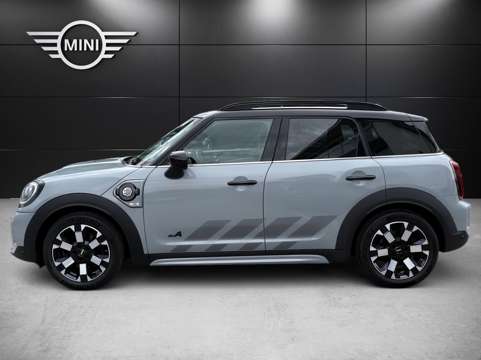 MINI Cooper SE Countryman All4 - Samsaru's Car Outlet