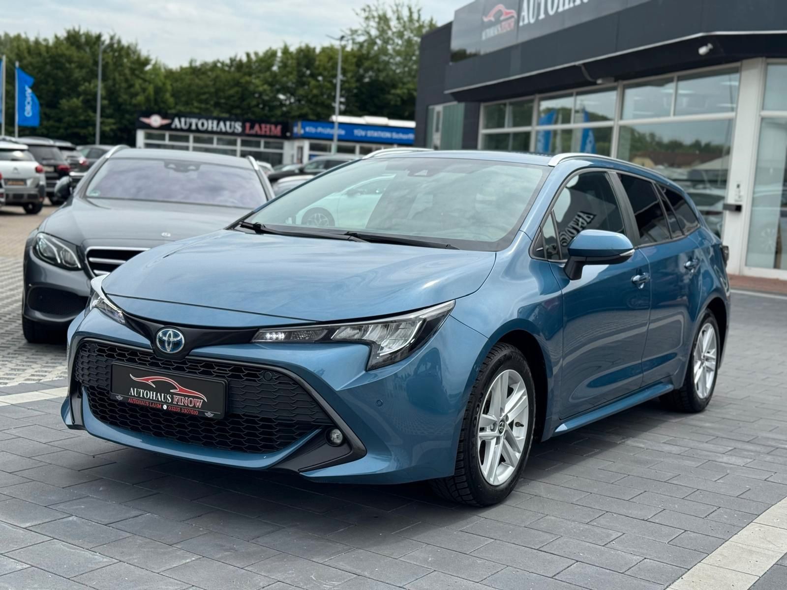 Toyota Corolla Touring Sports Hybrid Business Edition - Samsaru's Car Outlet