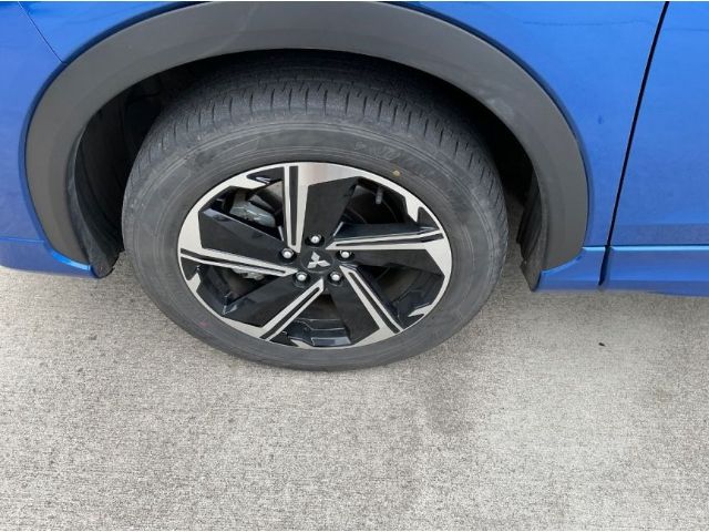 Mitsubishi Eclipse Cross Plus Select Black Hybrid 4WD 2.4 M