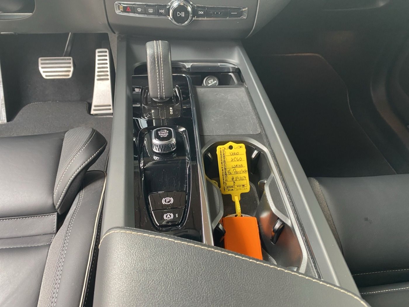 Volvo XC60 R-Design AHK Kamera LED