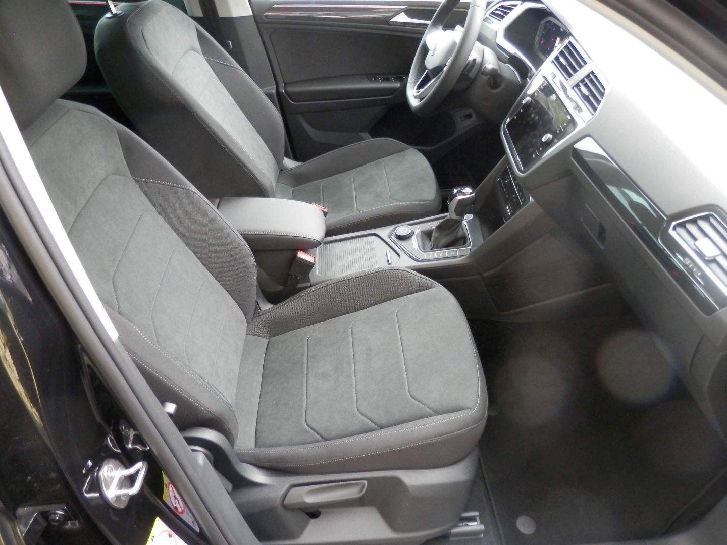 Volkswagen Tiguan Elegance - Samsaru's Car Outlet