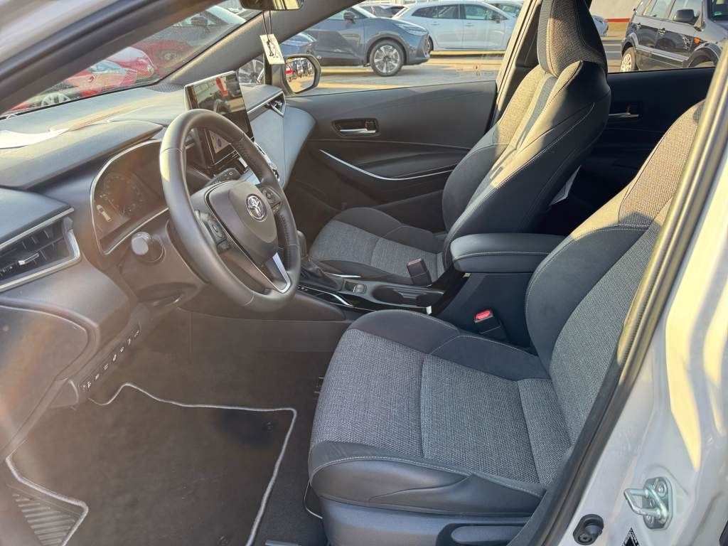 Toyota Corolla Touring Sports 2,0 Hybrid Teamplayer Nav