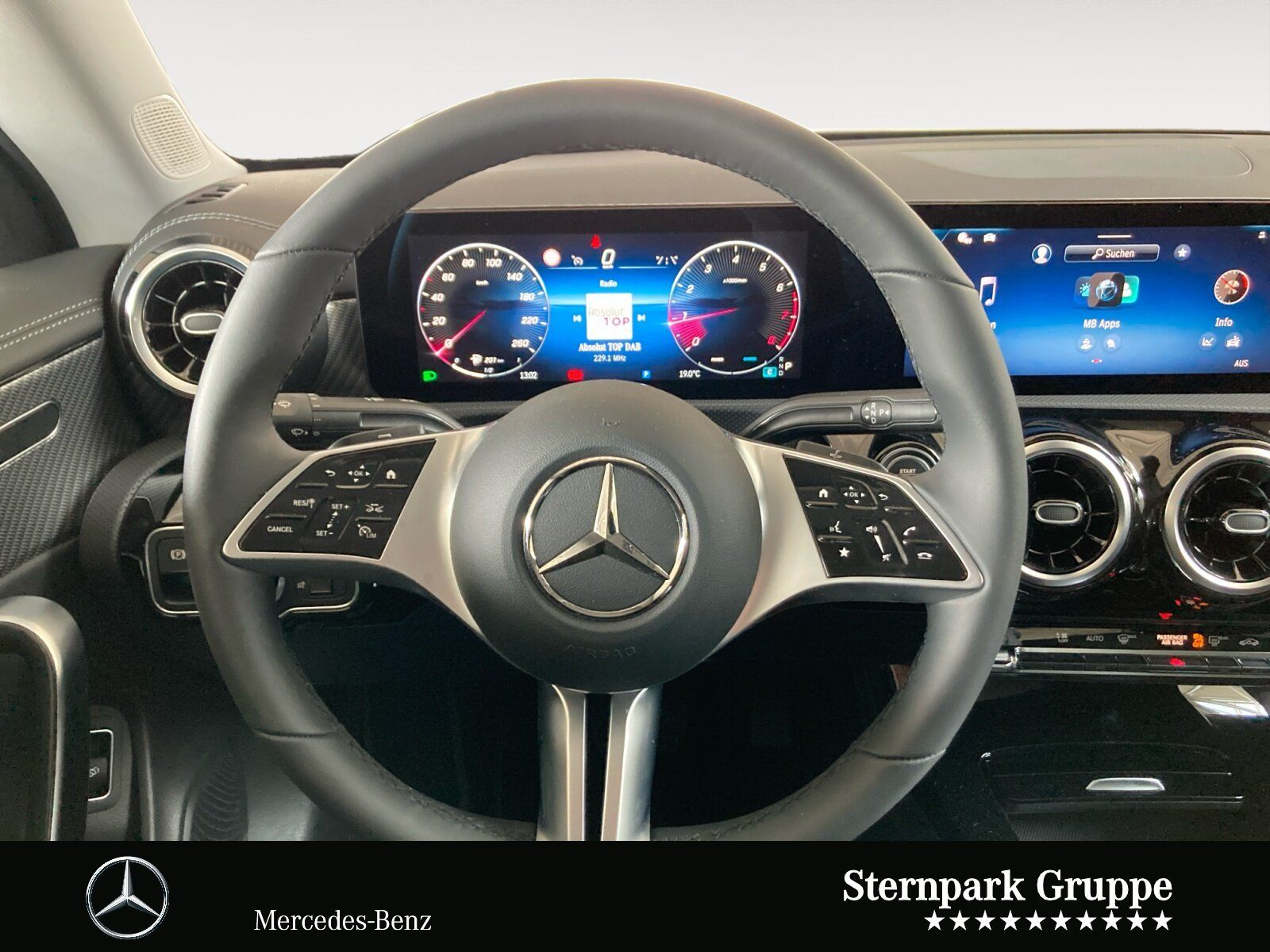 Mercedes-Benz CLA 180 Progressive - Samsaru's Car Outlet