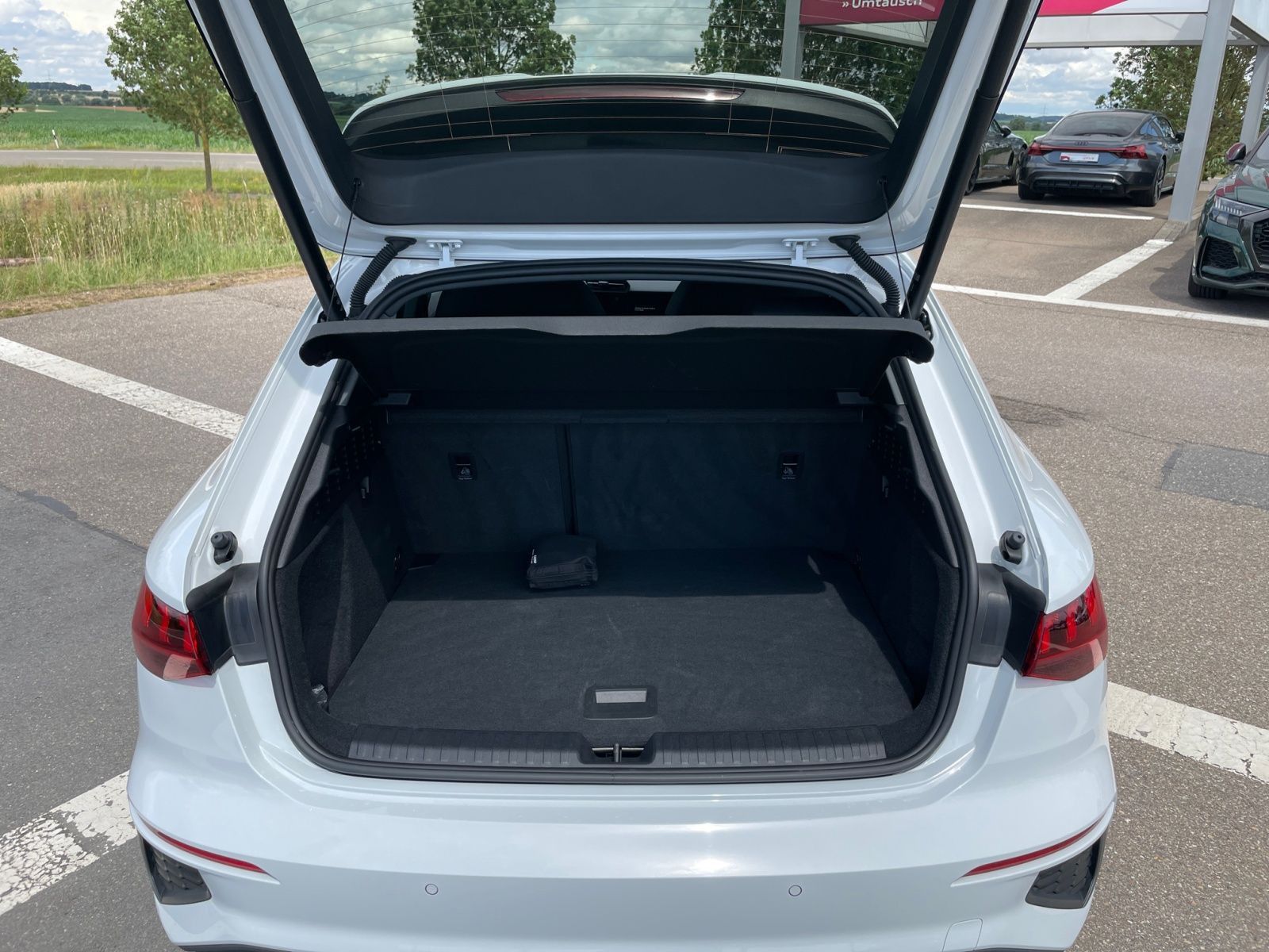 Audi A3 Sportback 40 TFSI e S-Tronic S-Line - Samsaru's Car Outlet
