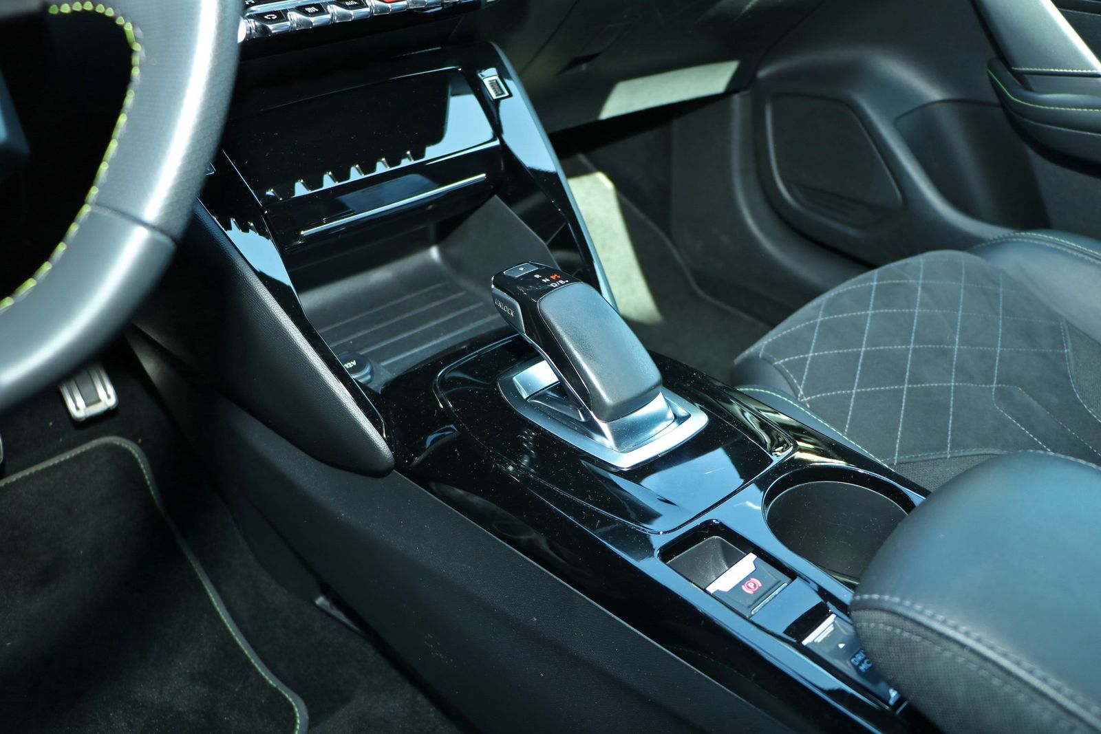 Peugeot E-208 E-GT Pack - Samsaru's Car Outlet