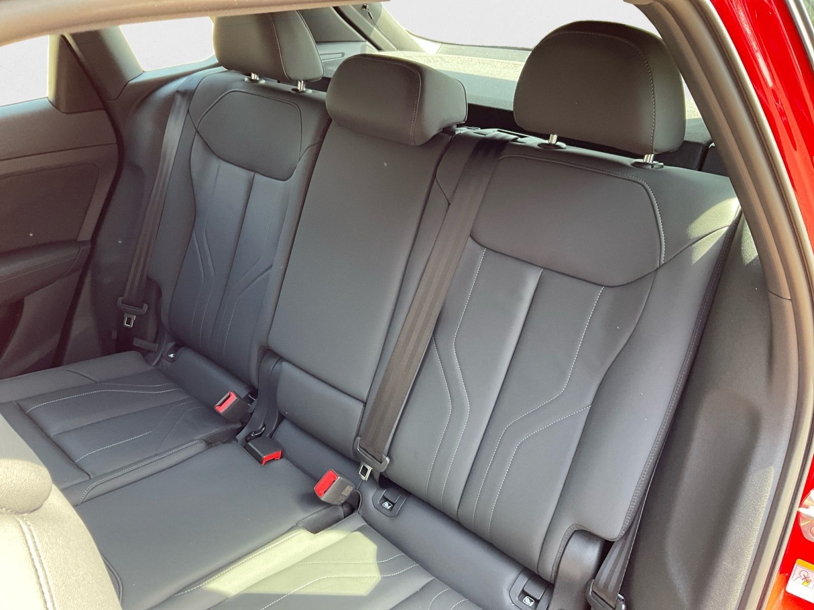 Audi Q3 SUV 2.0 TDI 2x S line AHK PANO HUD SONOS ACC