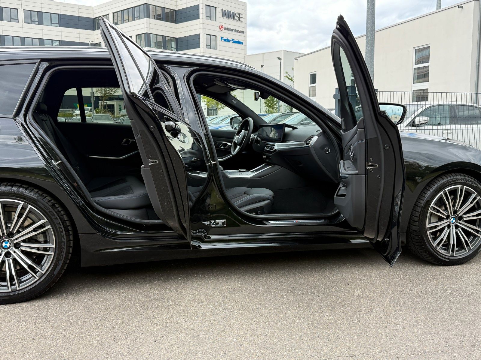 BMW 330 i M Sport - Samsaru's Car Outlet