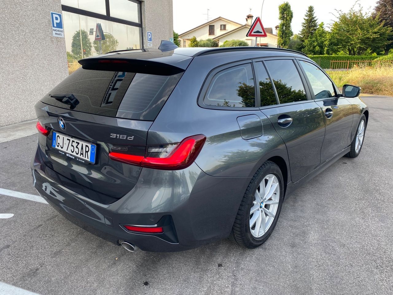 BMW 316d Touring Business Advantage - Samsaru's Car Outlet