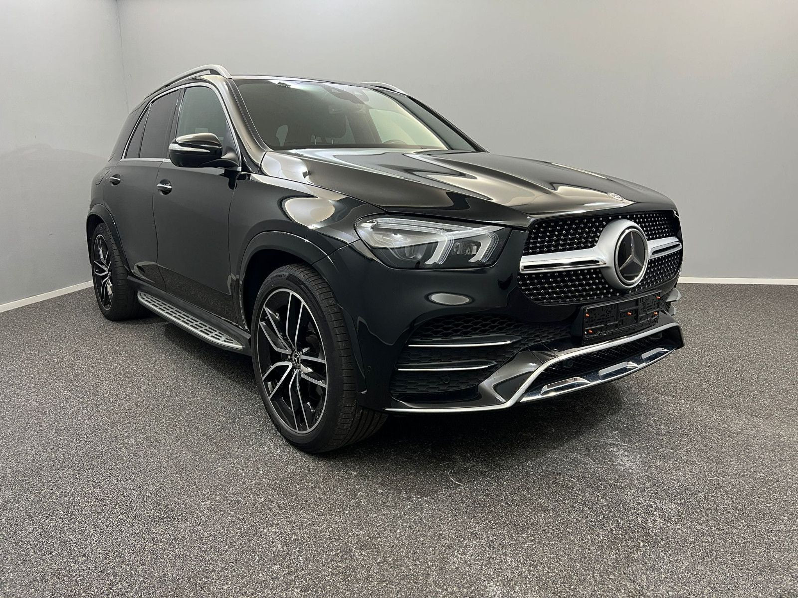Mercedes-Benz GLE 400d 4M AMG-LINE*AIRM*BURME*PANO*AHK*ACC*22Z