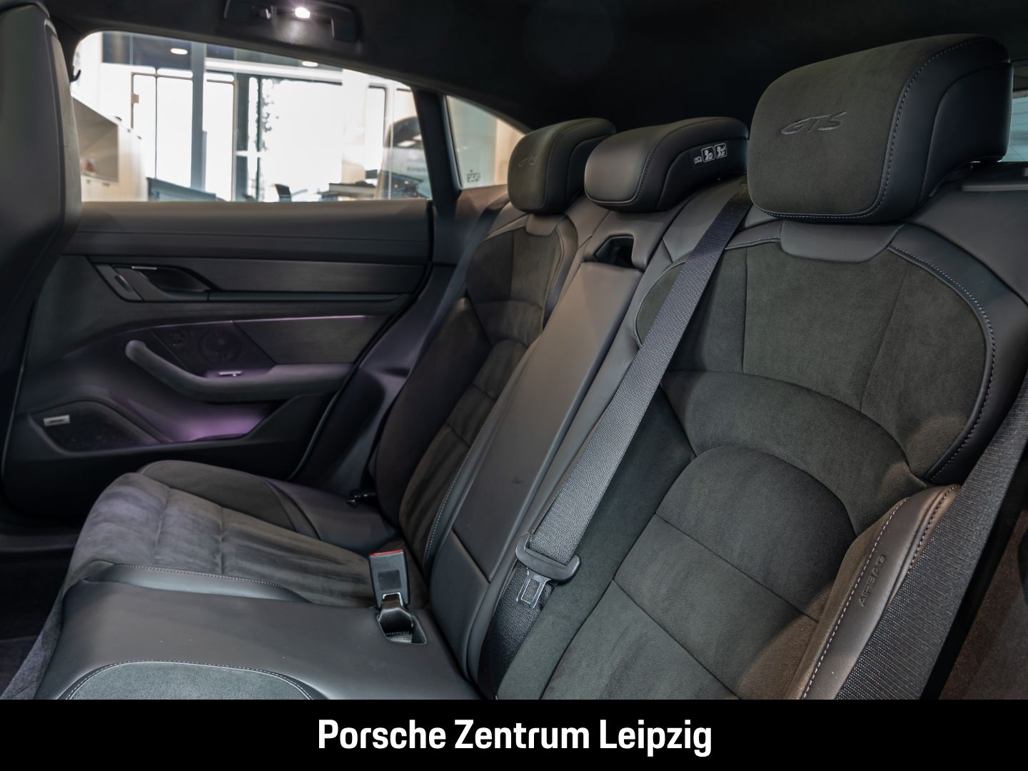 Porsche Taycan GTS Sport Turismo HeadUp InnoDrive Matrix