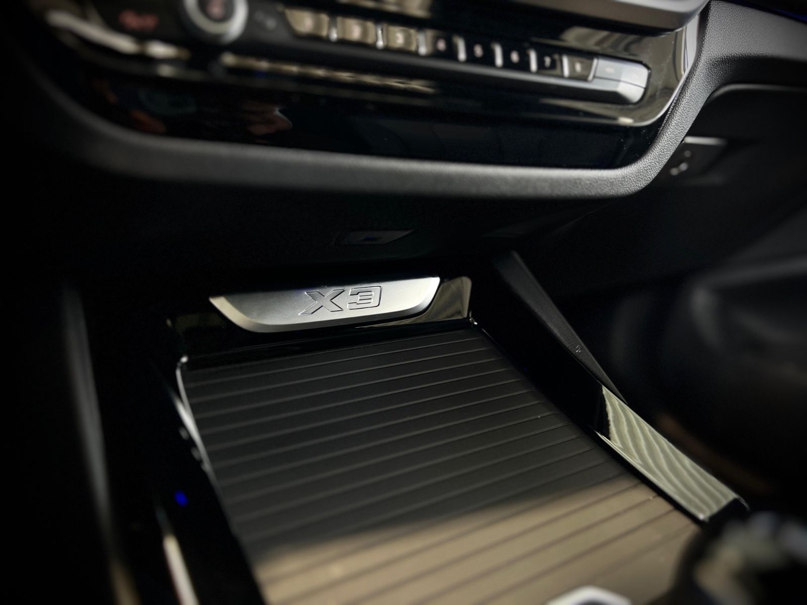 BMW X3 xDrive 30i M-Sportpaket - Samsaru's Car Outlet