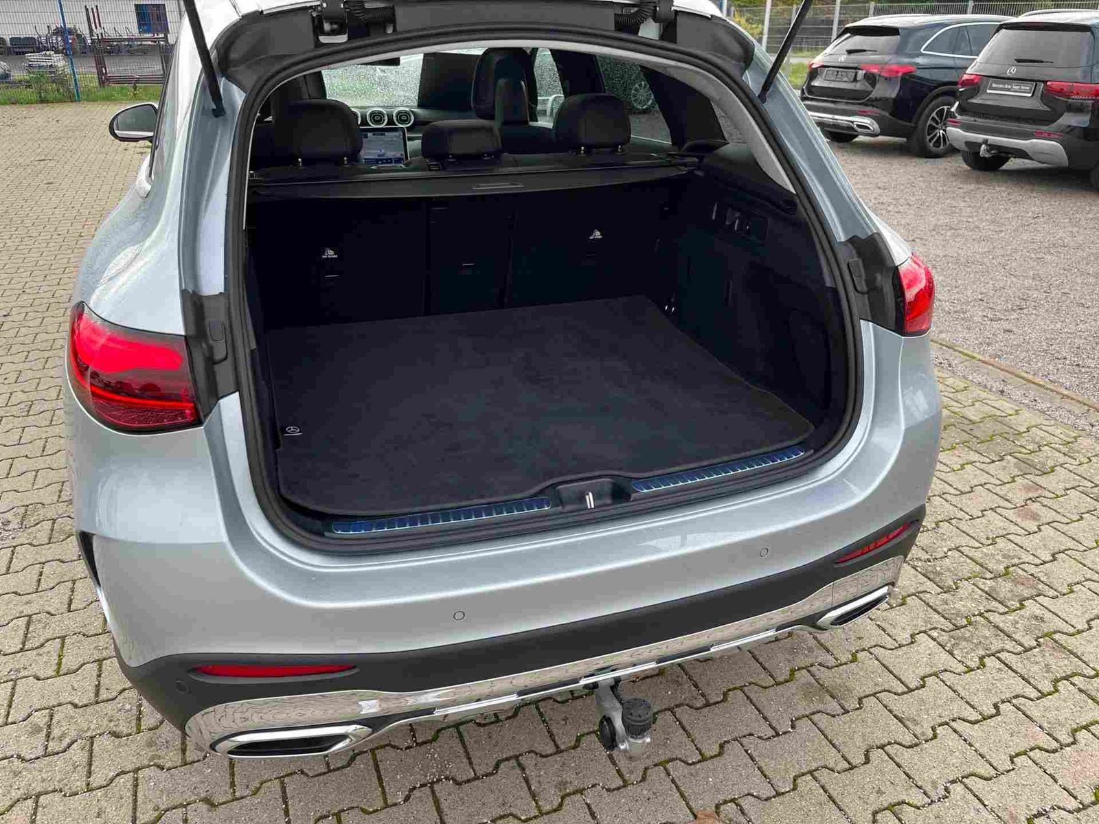 Mercedes-Benz GLC 300 d 4M AMG-Pano+AHK+360+H-Lenk+AIR+DIGITAL