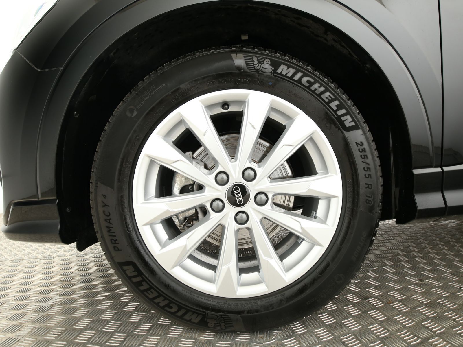 Audi Q3 S line 35 TDI quattro - Samsaru's Car Outlet