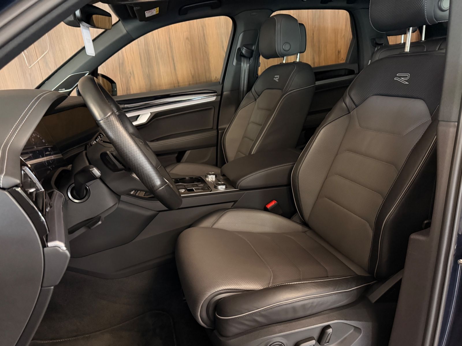 Volkswagen Touareg 3.0 TDI R-Line 4Motion°LED°Pano°Voll°360