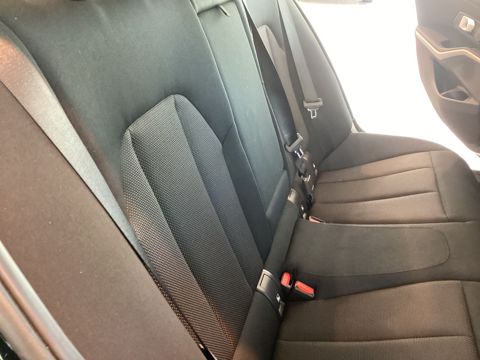 BMW 320d xDrive Limousine Advantage HiFi DAB WLAN