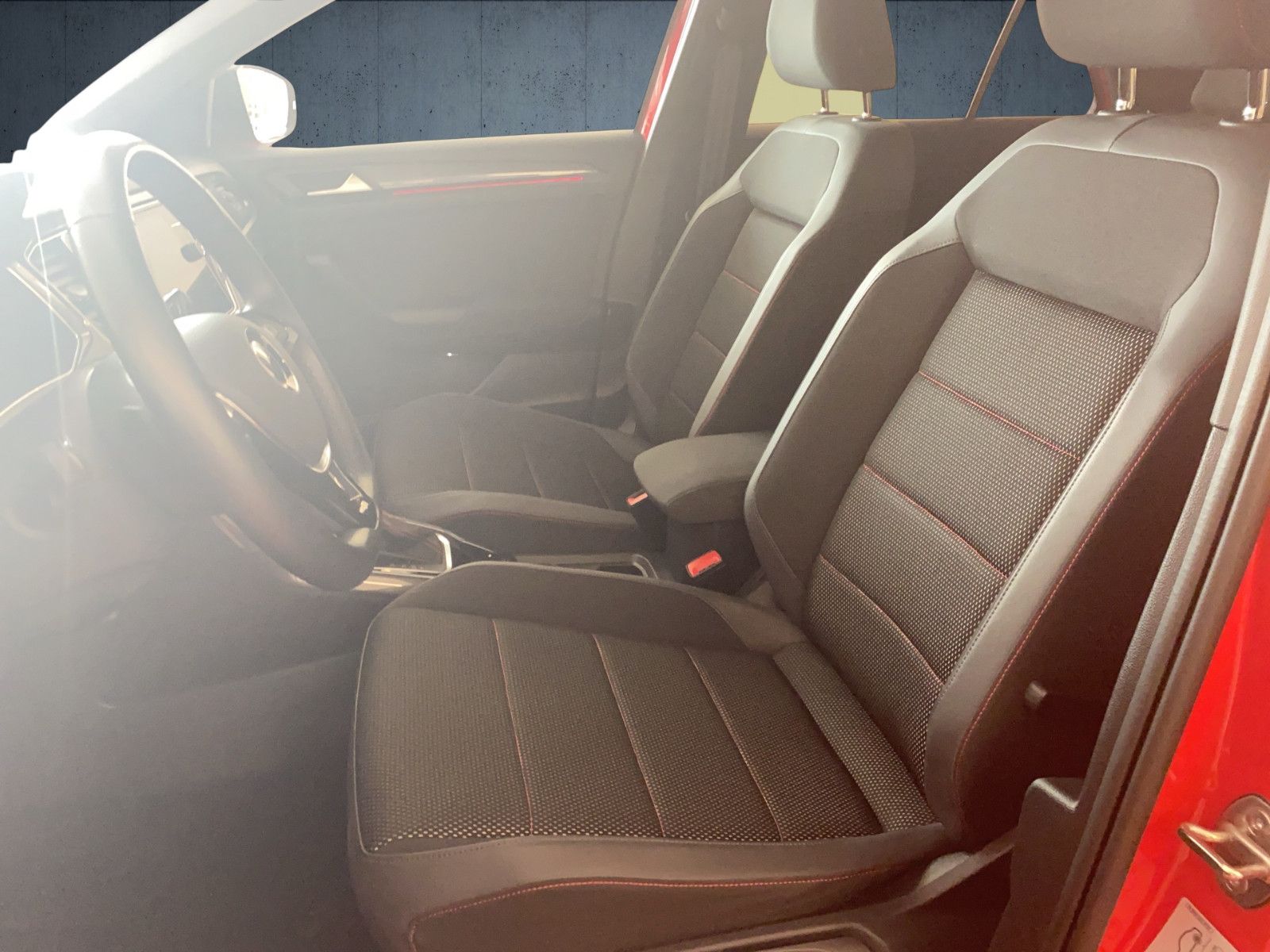 Volkswagen T-Roc Sport - Samsaru's Car Outlet