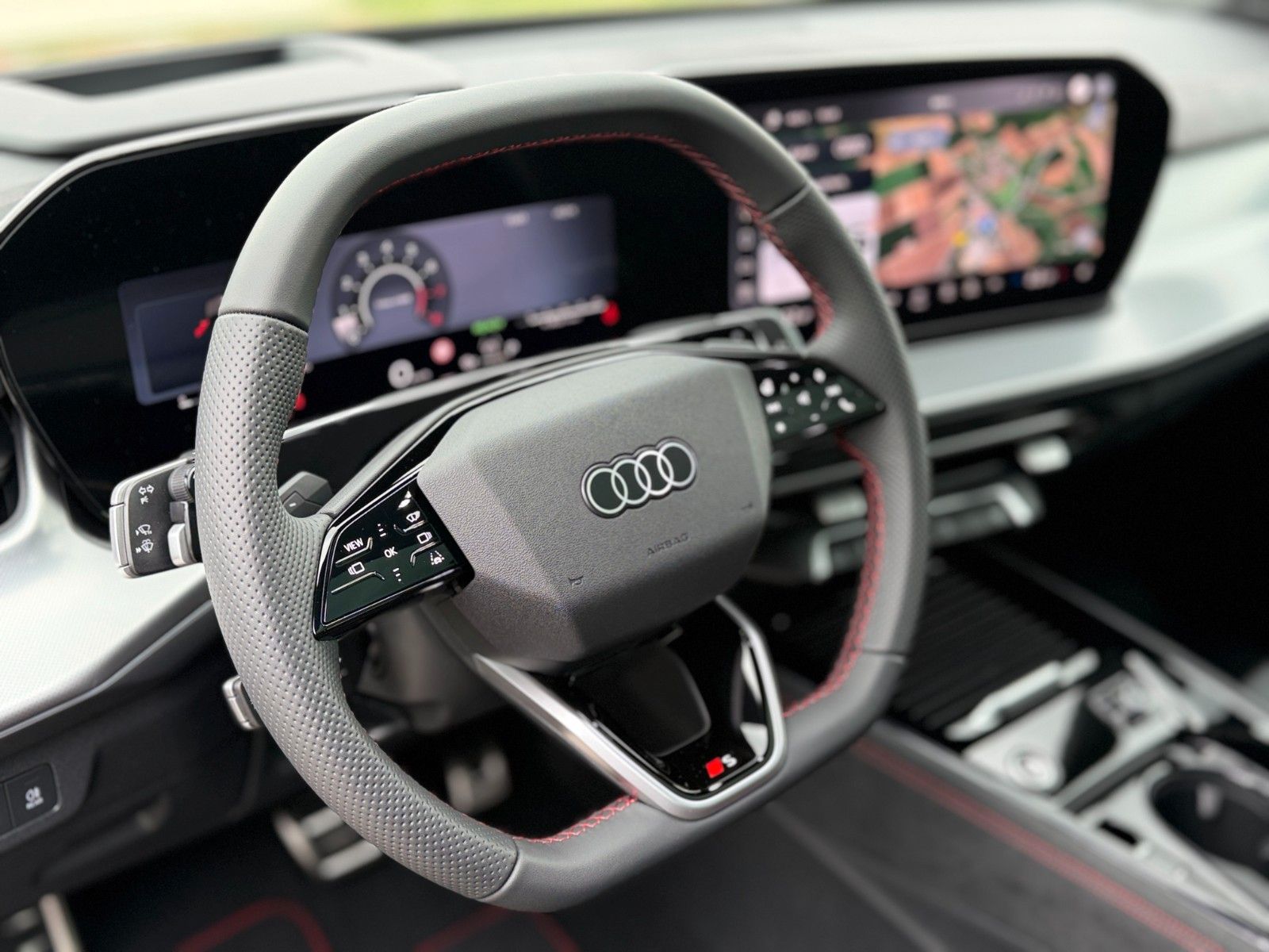 Audi Q3 TFSI S-line S tronic+AHK+PANO+SONOS+