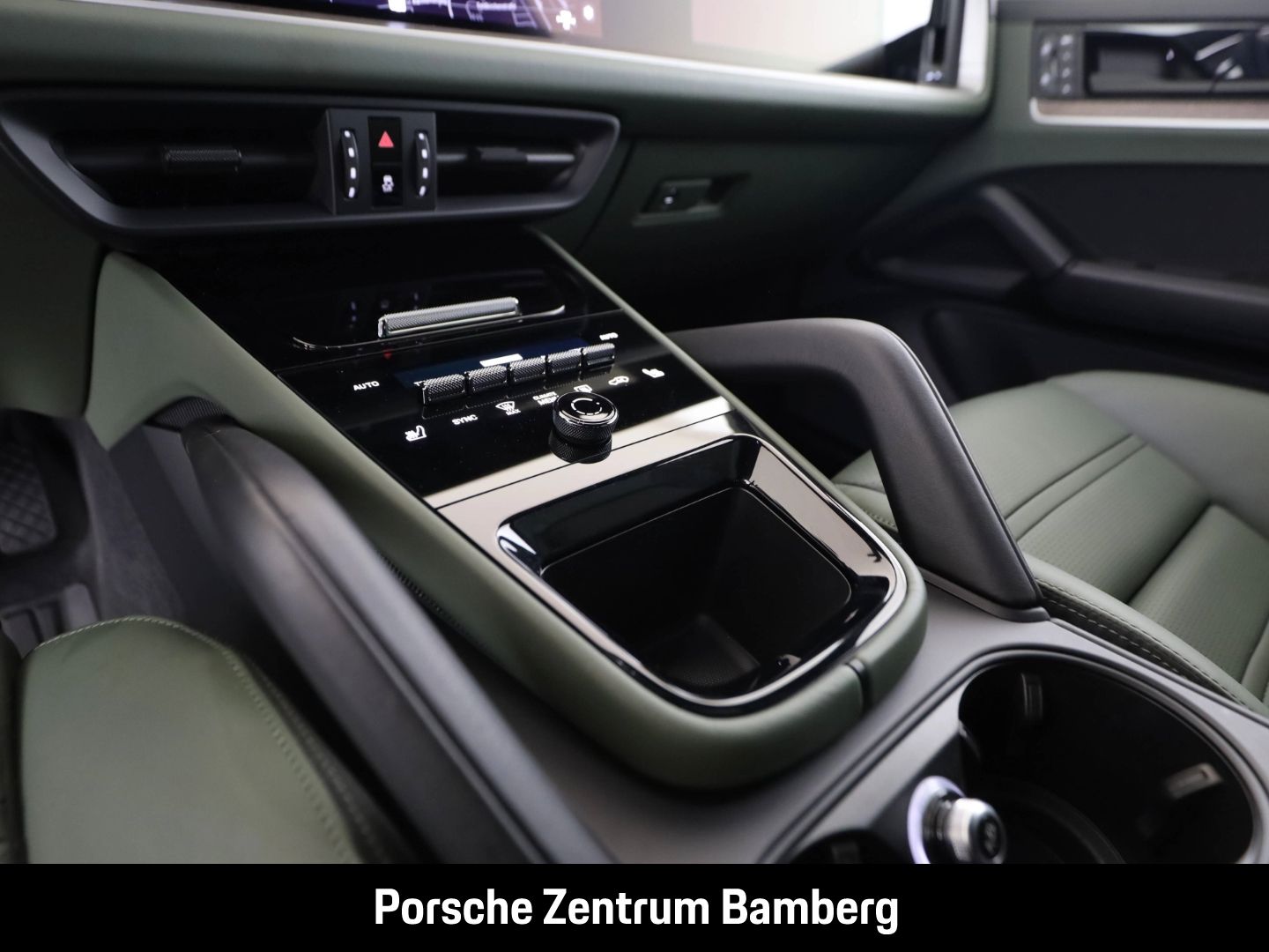 Porsche Cayenne E-Hybrid/ Inno-Drive/ Burmester/ Sport D