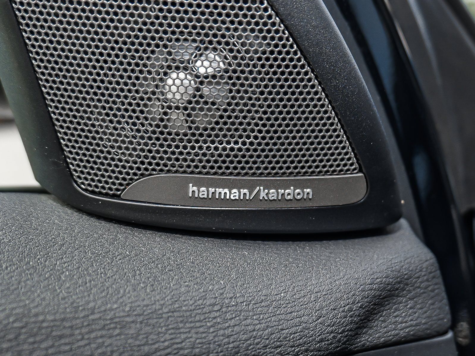 BMW X1 xDrive20i Sport Line - Samsaru's Car Outlet