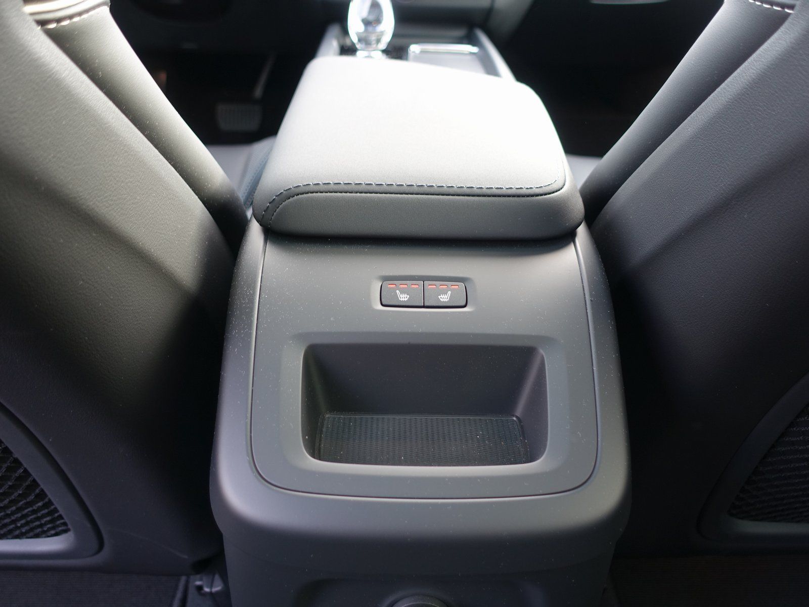 Volvo XC60 T6 Black Edition Plus Dark 360°/AHK/22"