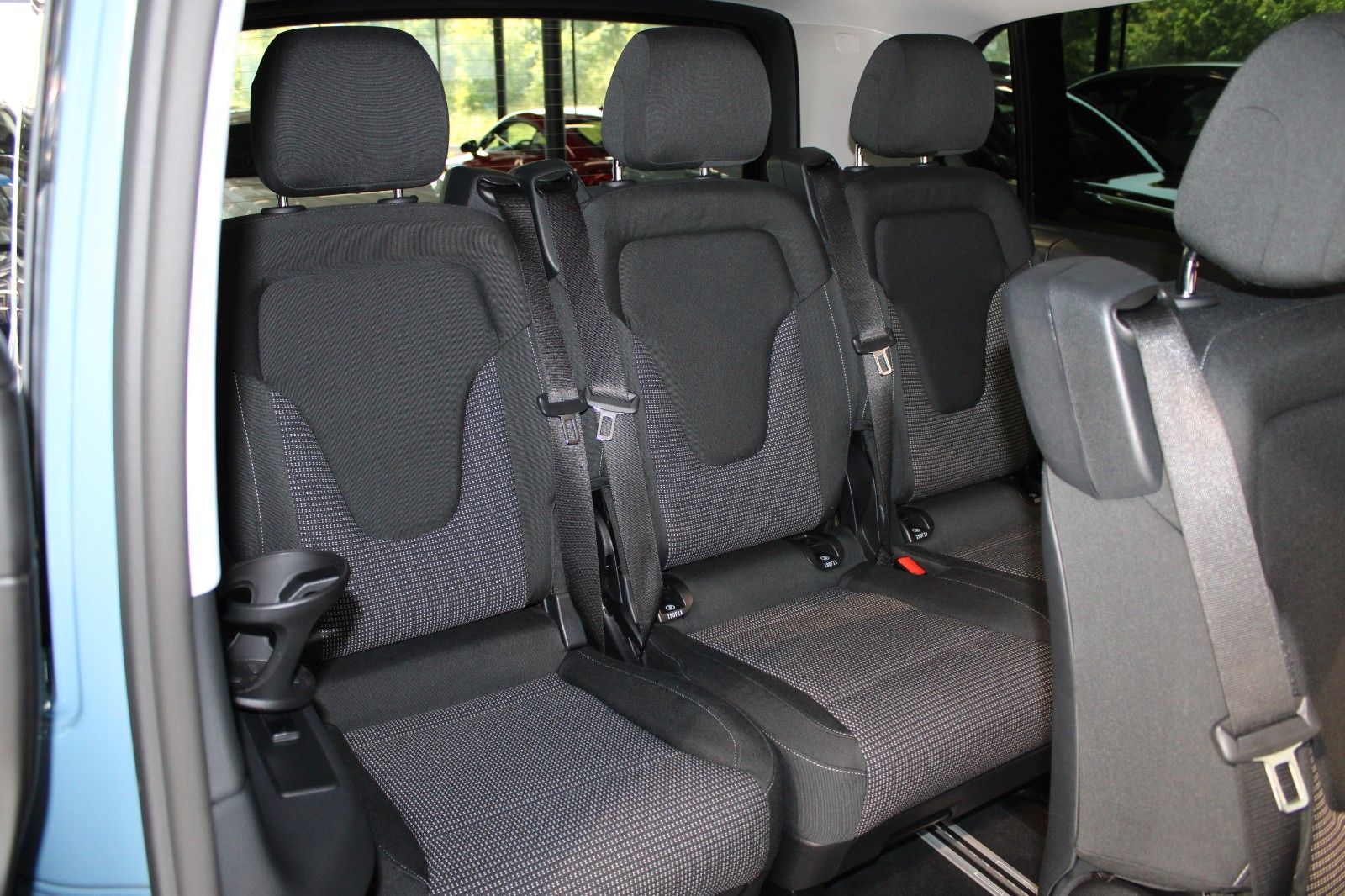 Mercedes-Benz V 250d STYLE - Samsaru's Car Outlet