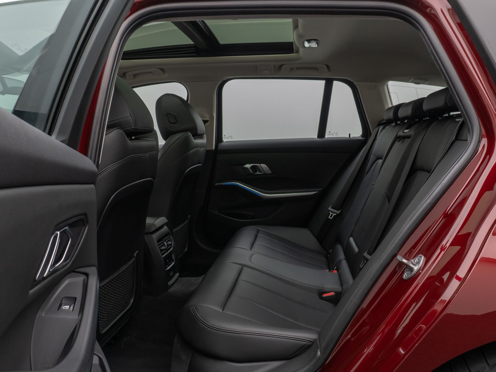 BMW 320e Luxury Line - Samsaru's Car Outlet