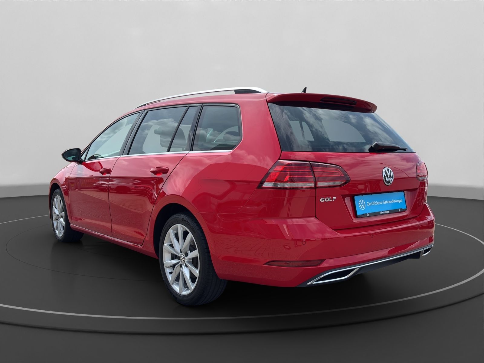 Volkswagen Golf VII Variant 2.0 TDI Highline - Samsaru's Car Outlet