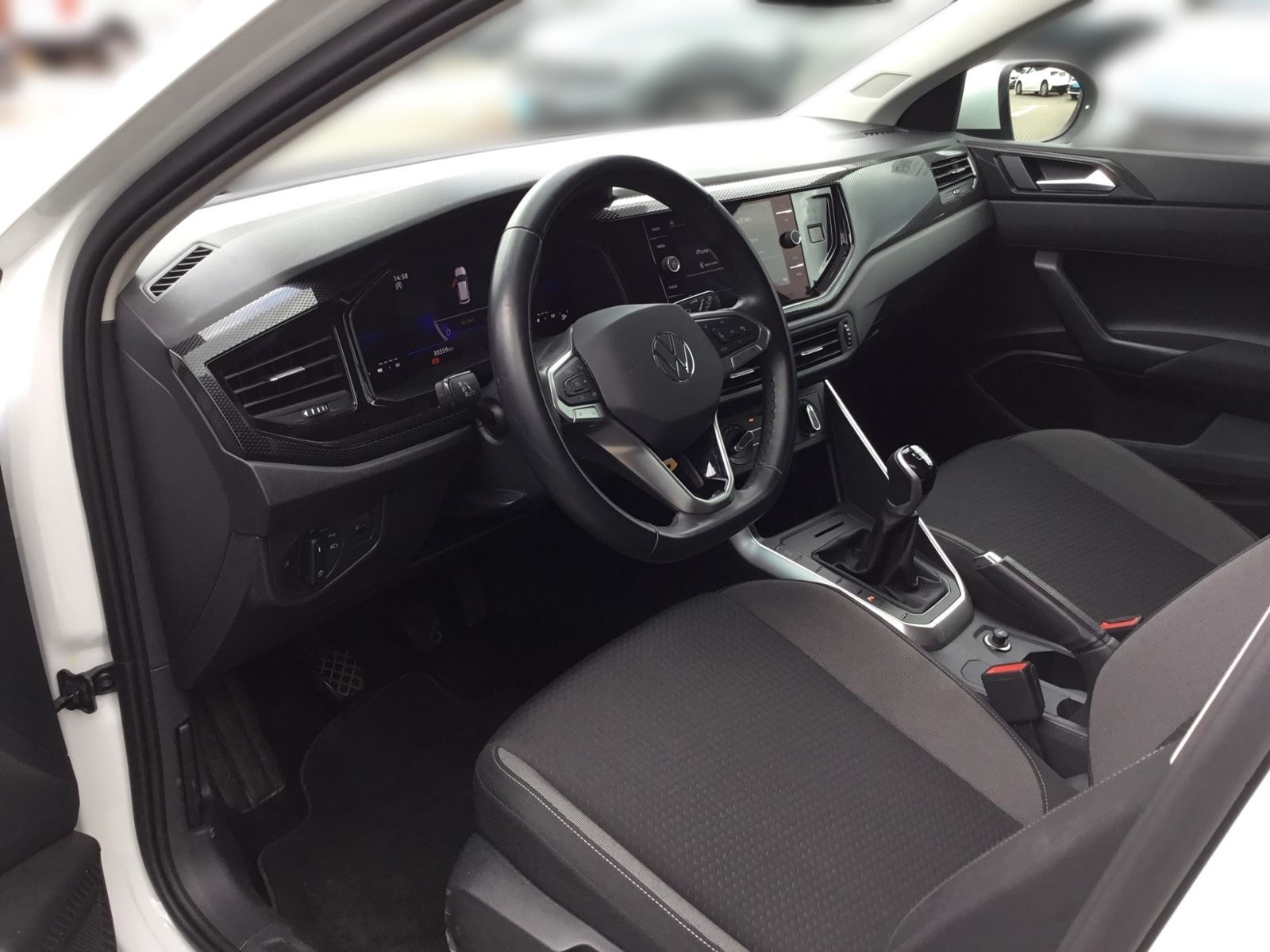 Volkswagen Taigo 1.0 TSI LIFE - Samsaru's Car Outlet