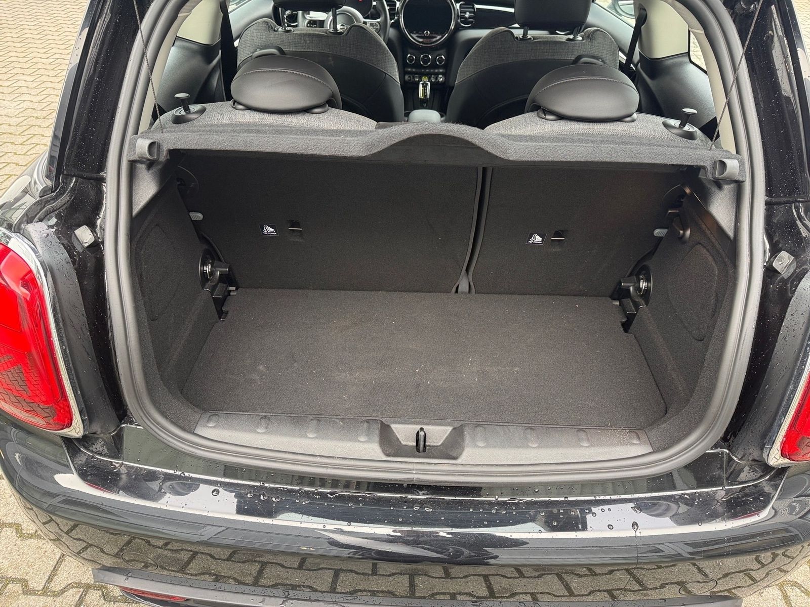 MINI Cooper SE Classic - Samsaru's Car Outlet