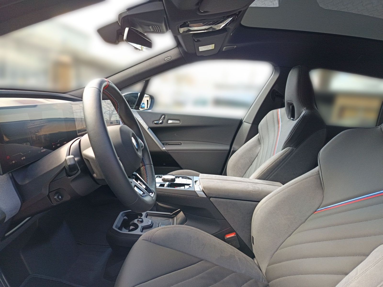 BMW iX M70 xDrive+M SPORT+ICONIC+SKY LOUNGE+DR.ASS.P