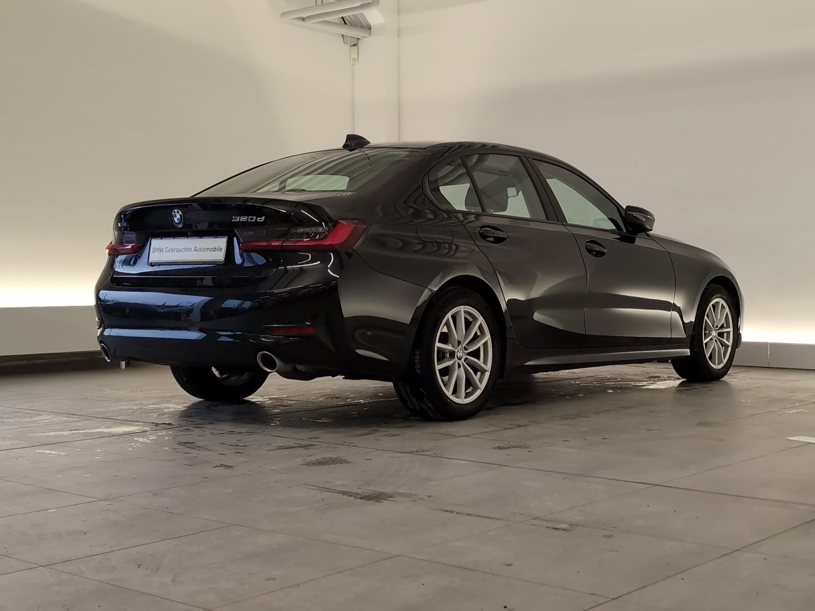 BMW 320d xDrive Limousine Navi/LED/DrAs/PaAs/Sp-Lr