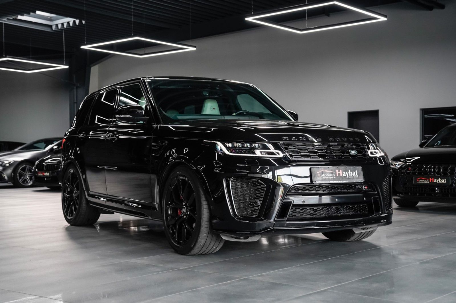 Range Rover Sport SVR - Samsaru's Car Outlet