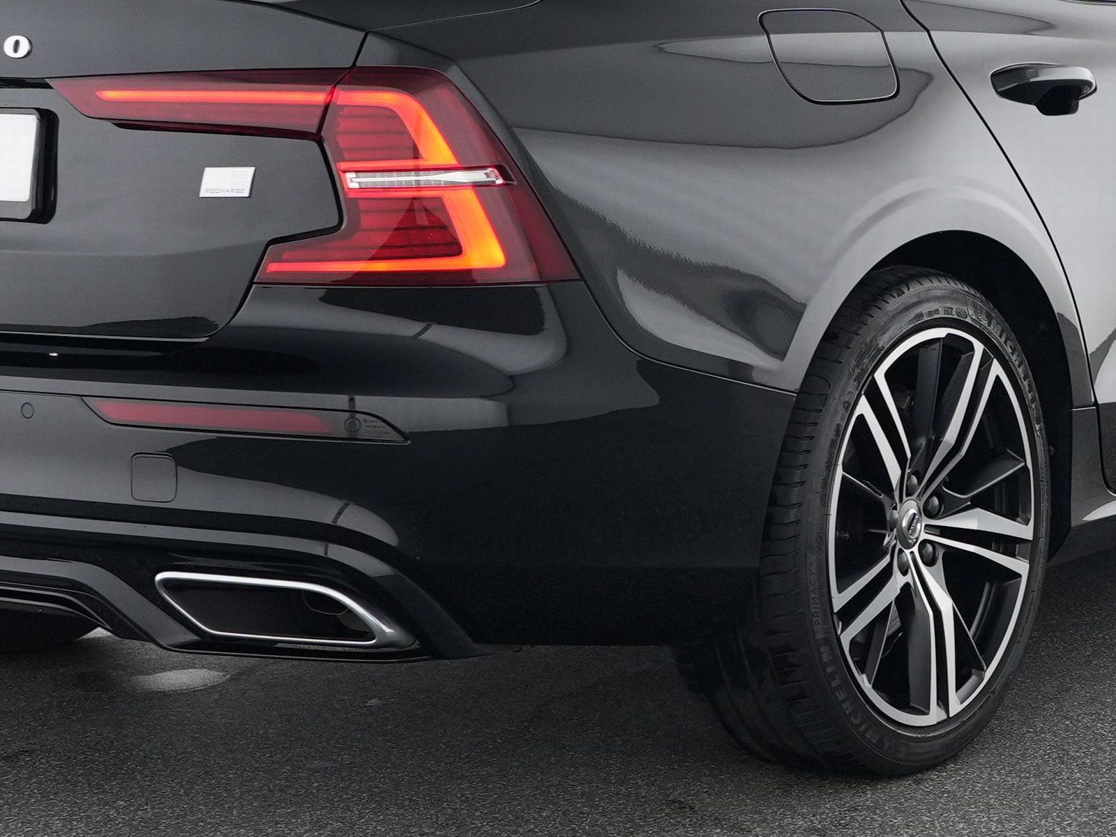 Volvo S60 T8 Recharge AWD R-Design 19"+VOLL-LED+360°