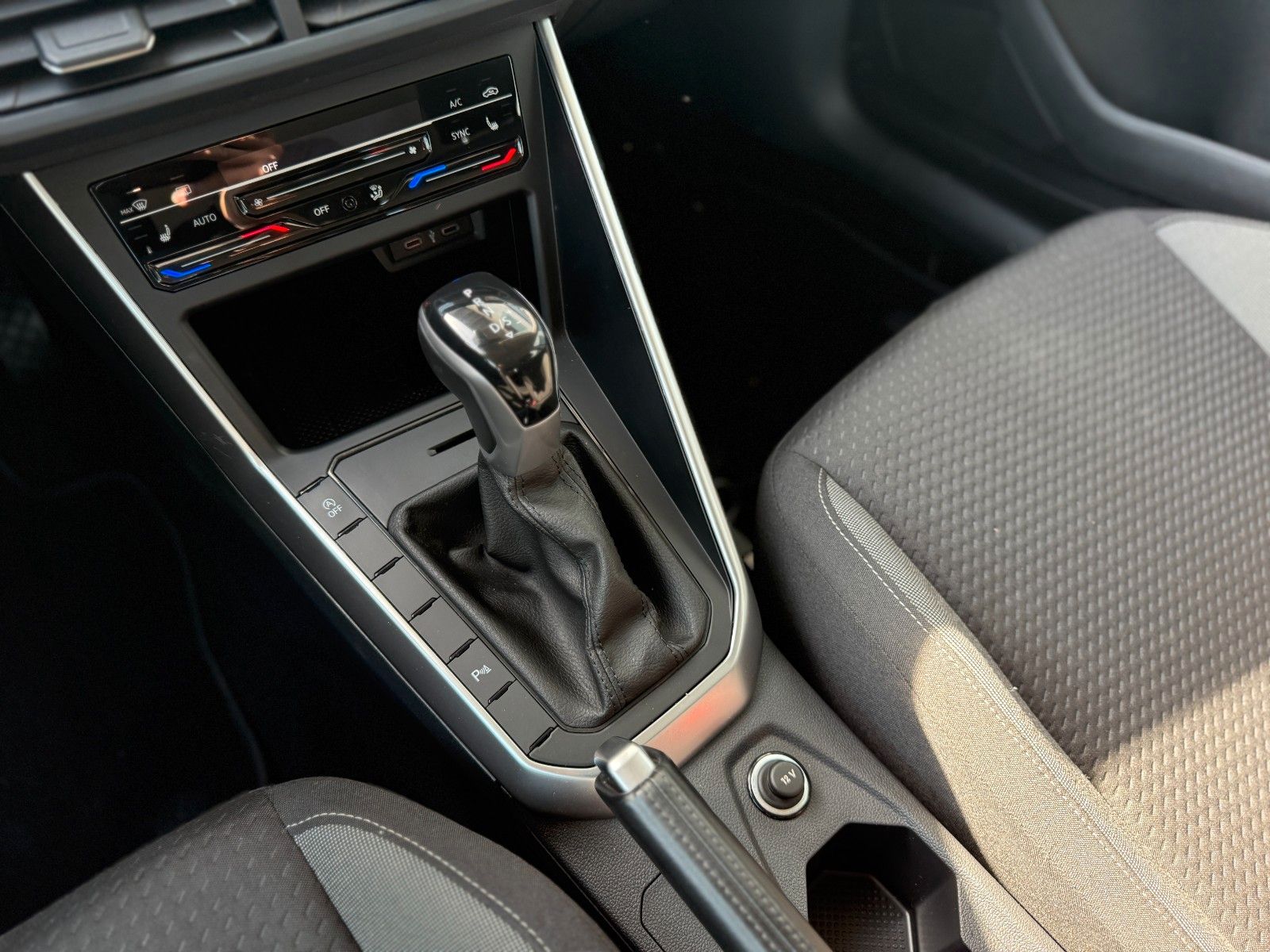 Volkswagen Polo VI Life 70KW DSG - Samsaru's Car Outlet