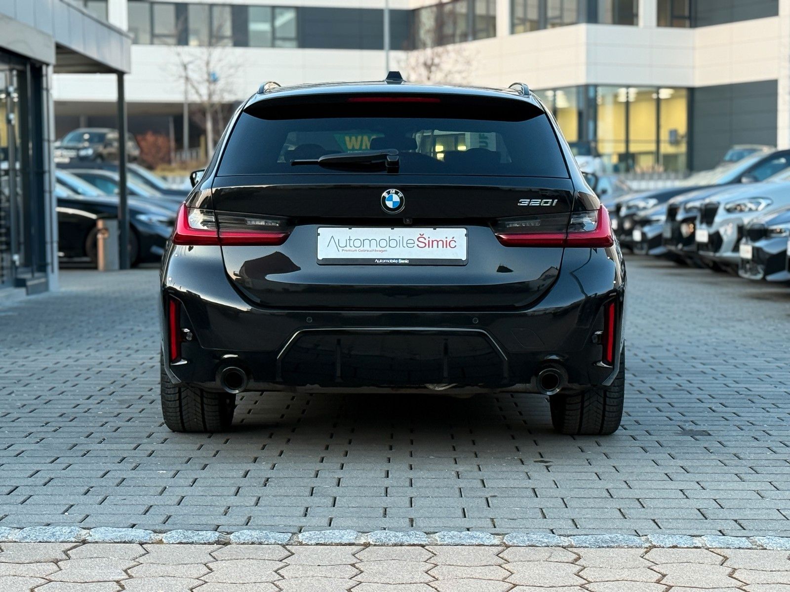 BMW 320i M Sport 18" HuD AHK ACC 360° LED+