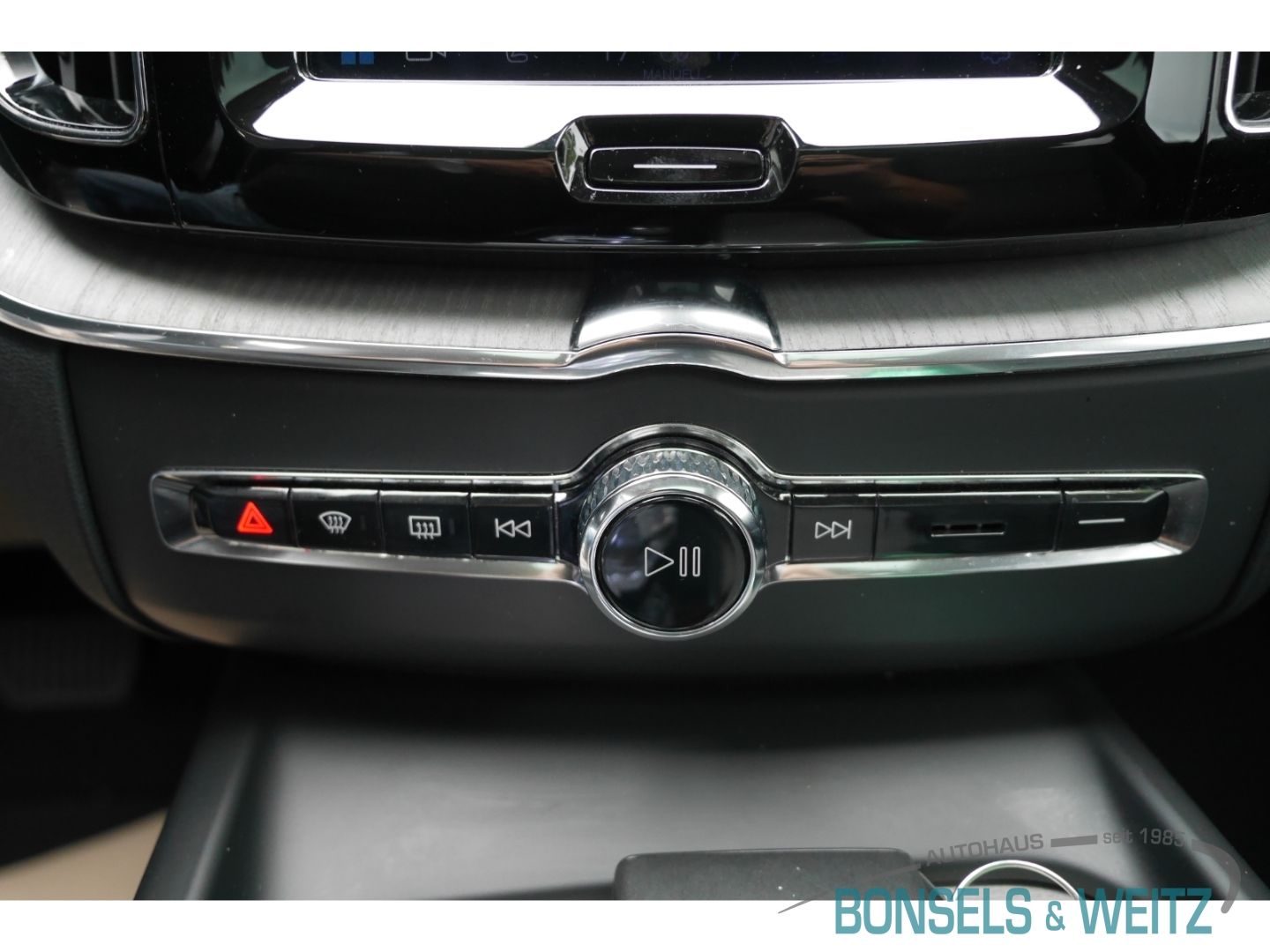 Volvo XC60 Ultra Dark Benzin EU6d B5 AWD MILD-HYBRID H