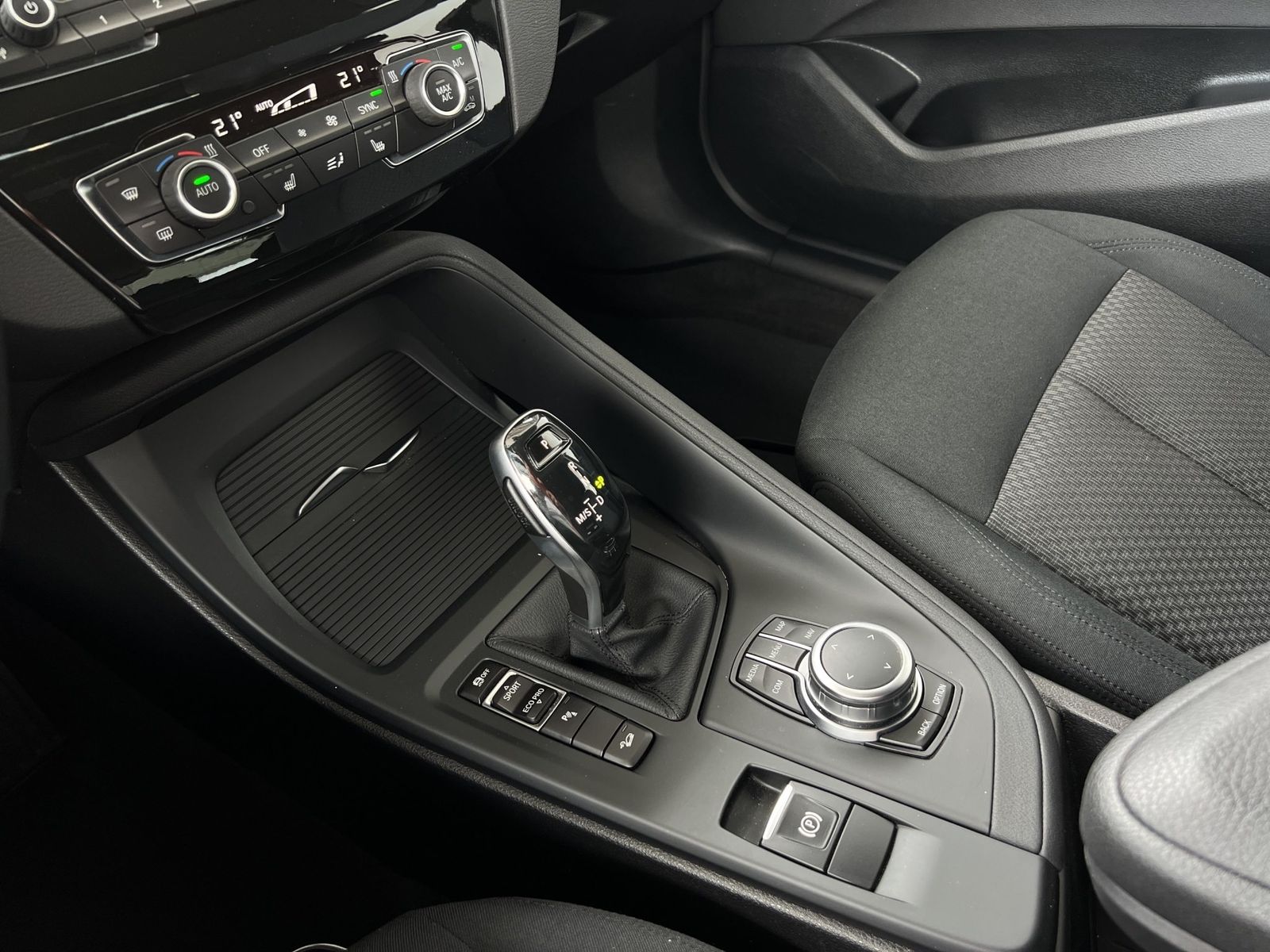 BMW X1 xDrive18d Advantage - Samsaru's Car Outlet