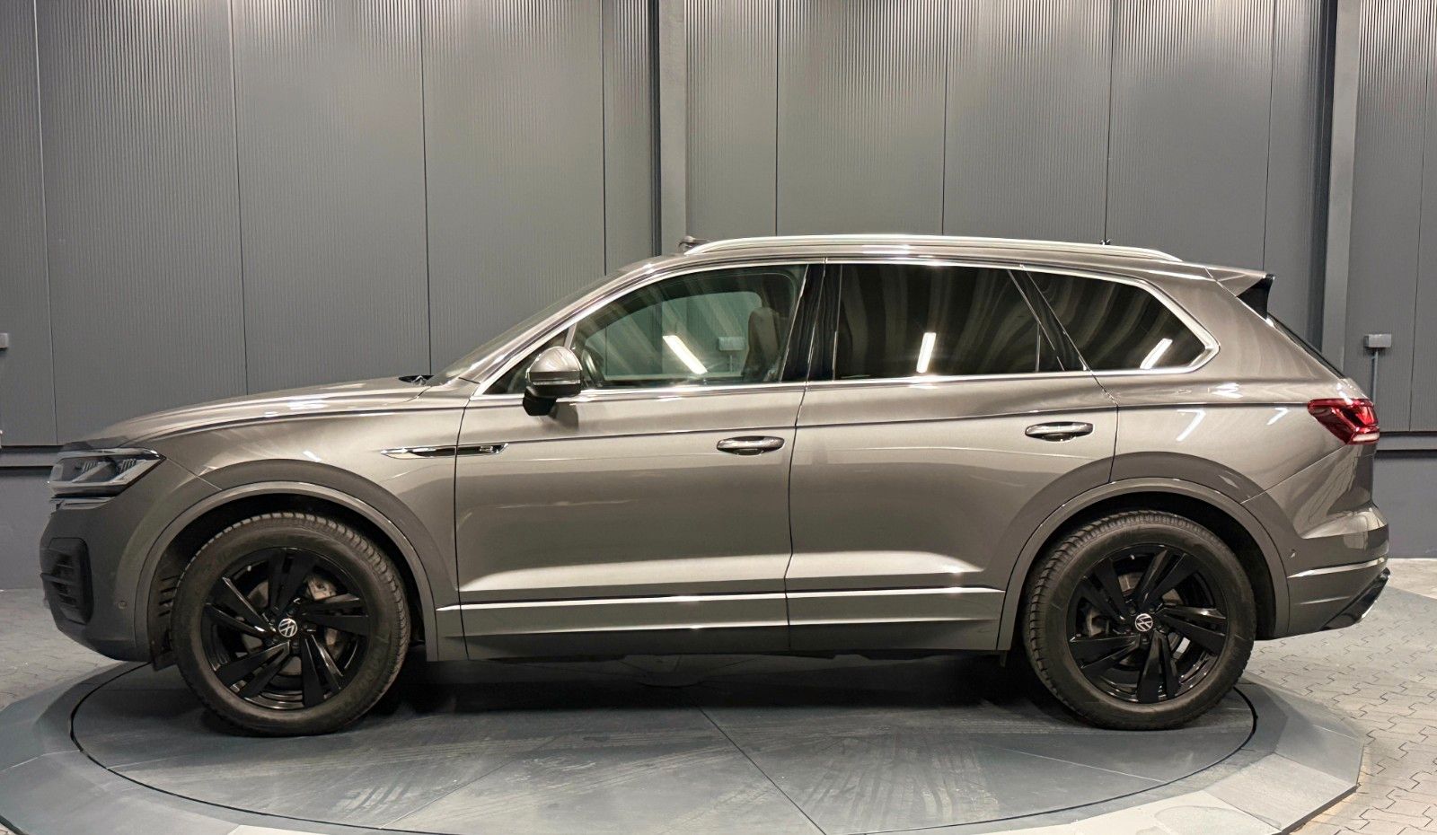 Volkswagen Touareg R-Line 4Mot.*20Zoll*PANORAMA*LUFT*HIFI*