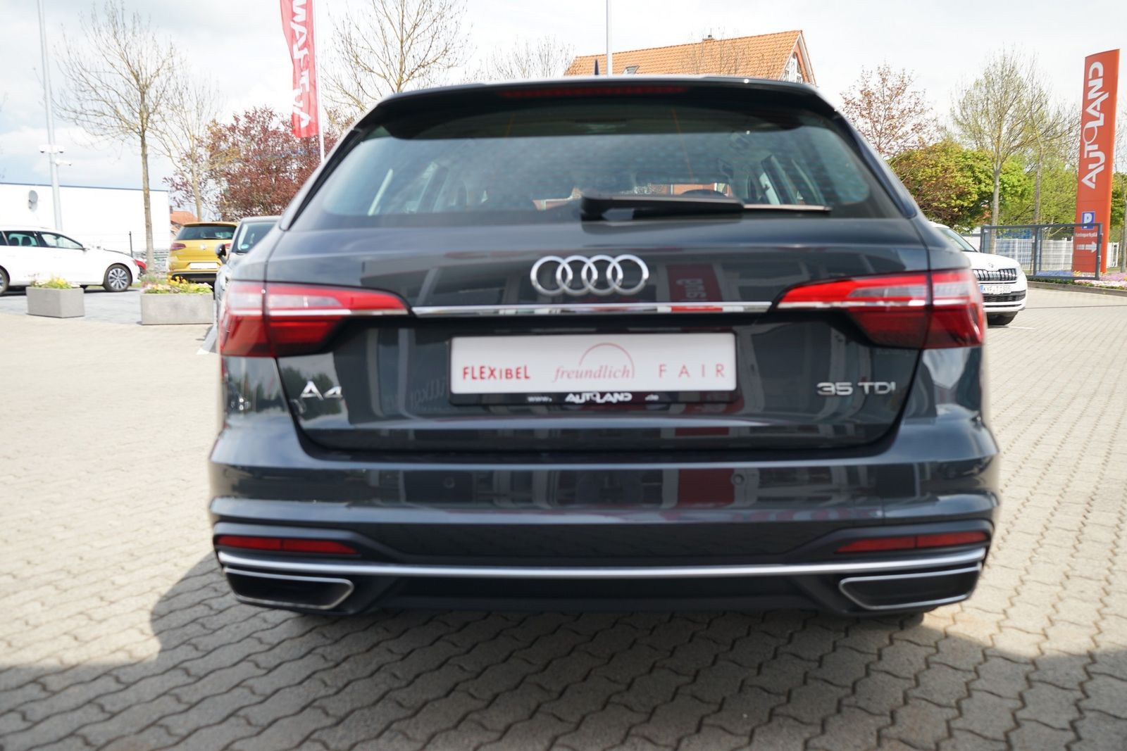 Audi A4 35 2.0 TDI Avant advanced - Samsaru's Car Outlet