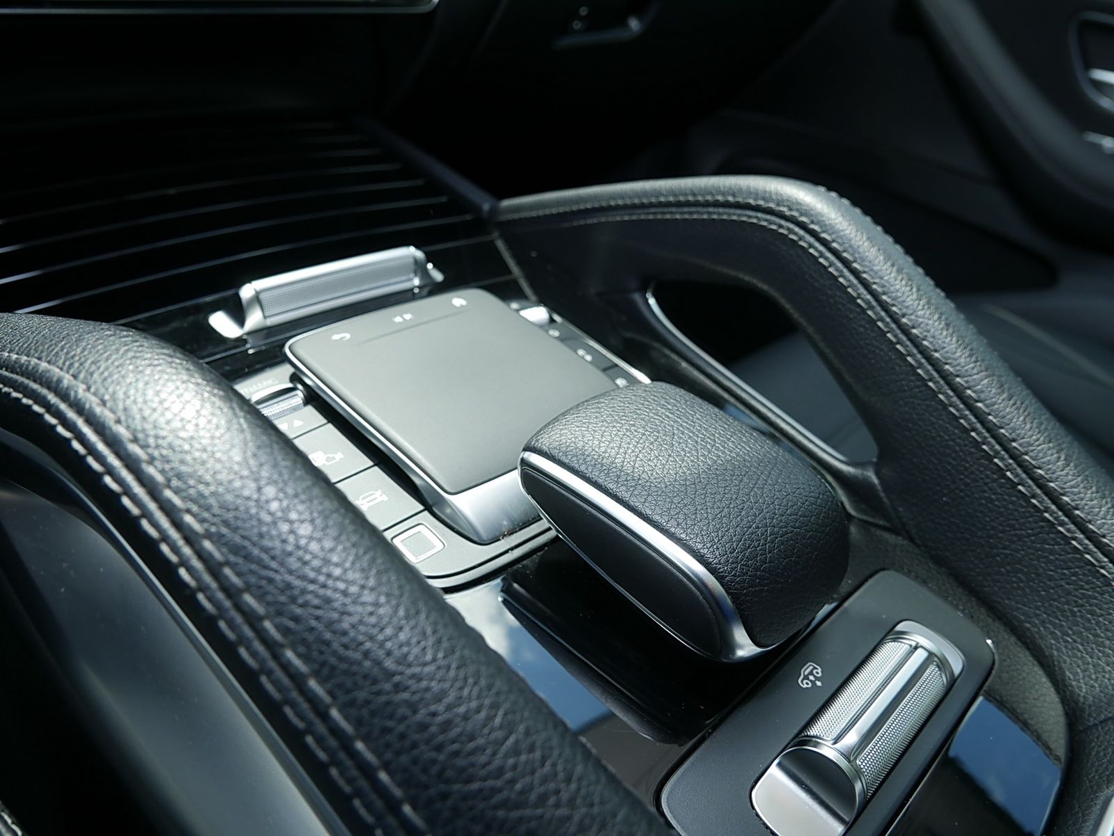 Mercedes-Benz GLE 300 d 4M+AMG+MultiBeam LED+Night+AHK+PANO+++