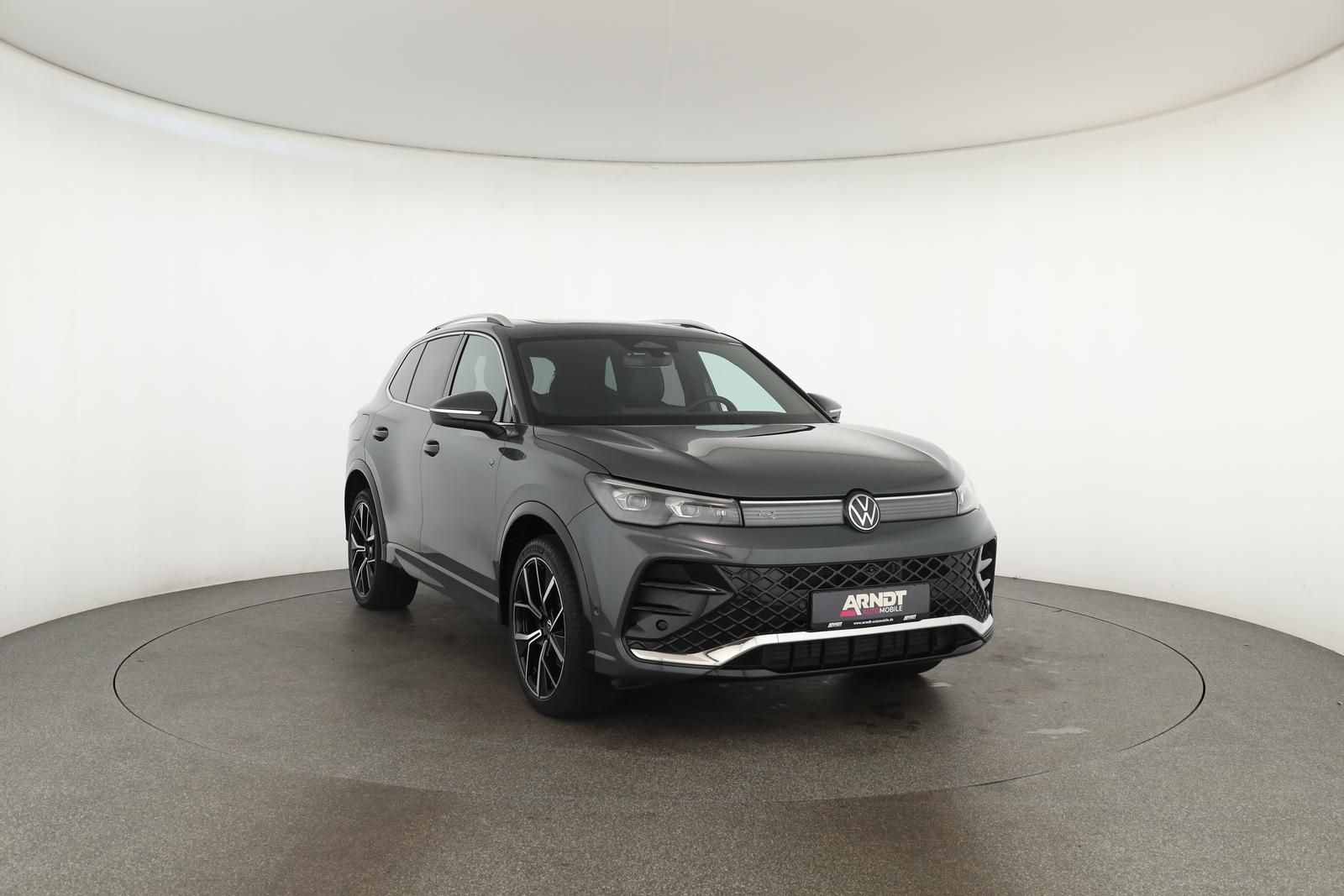 Volkswagen Tiguan 2.0 TDI 4M DSG R-Line Leder Pano Navi 360
